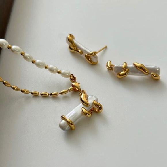 Gold Pearl Earrings/Stubs, 18k Gold and 925 Sterling Silver - Picture 9 of 9